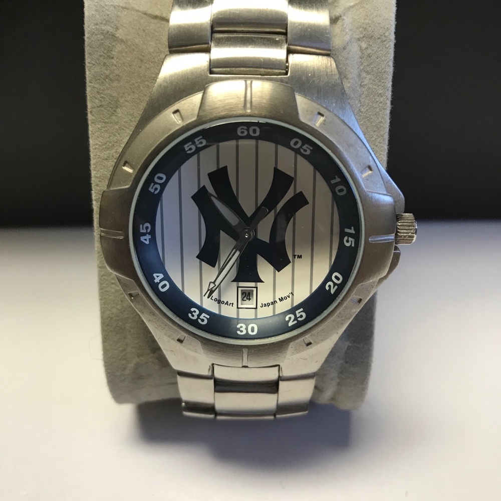 NY Yankees Men’s Watch EUC battery required